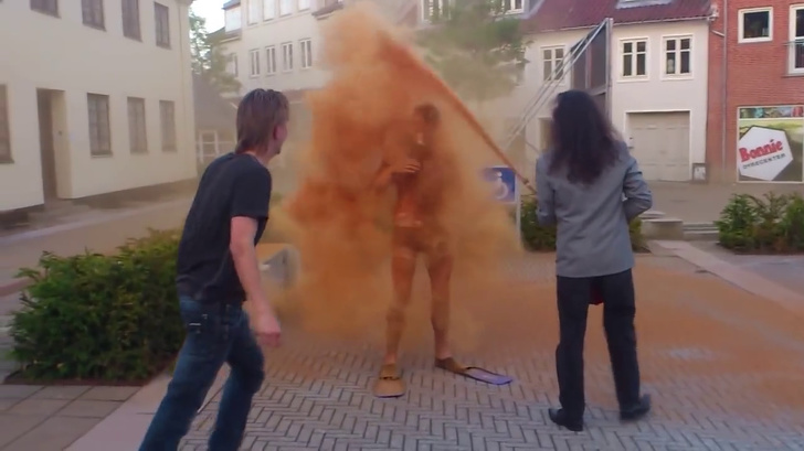 Throwing Cinnamon At Single People In Denmark