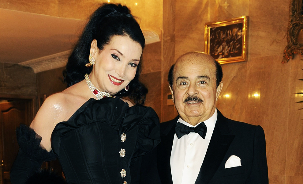 Adnan and Soraya Khashoggi, $874 million