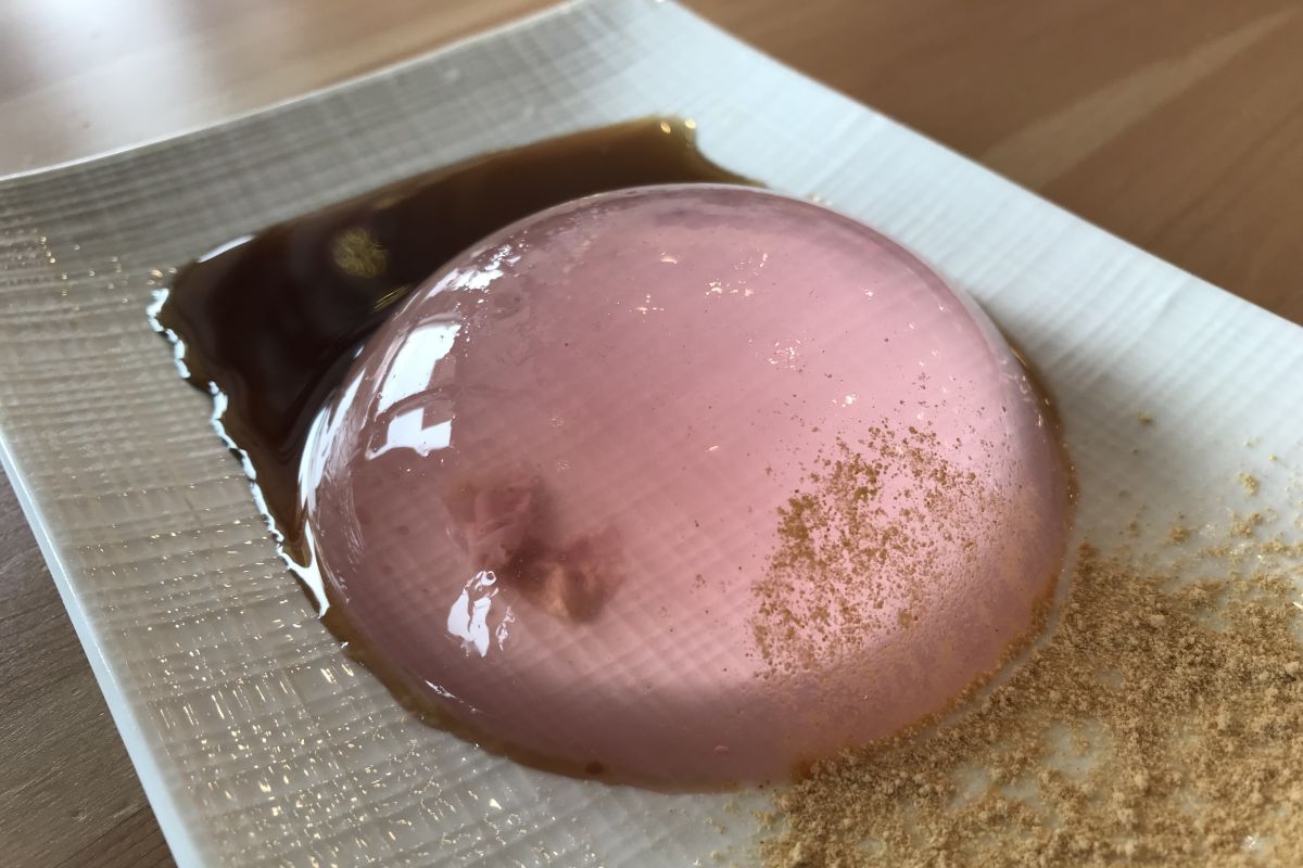 Raindrop cake at Smogasborg, New York