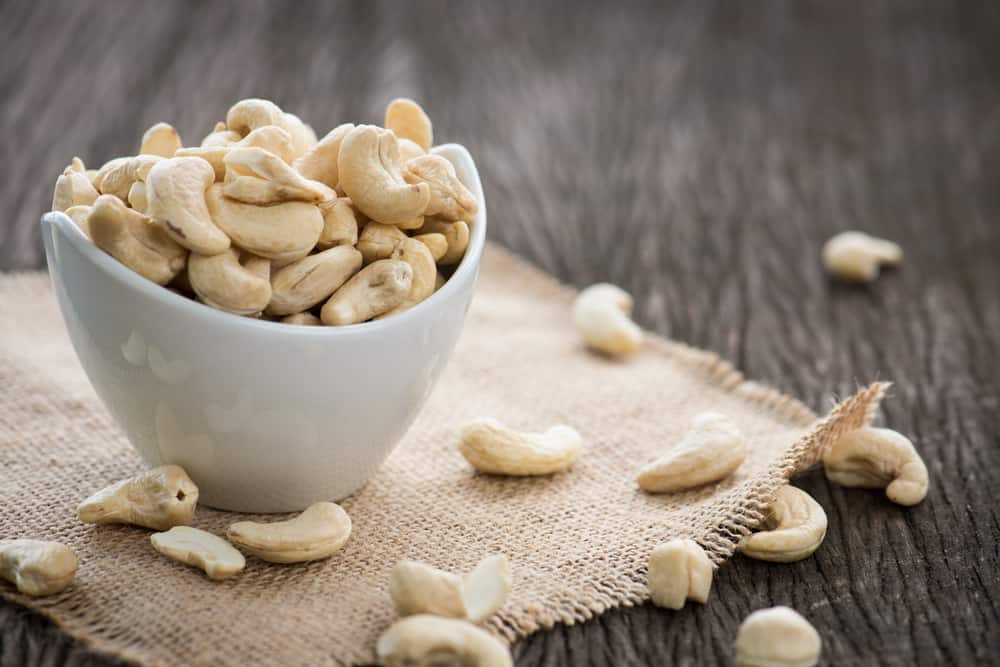 Raw cashews