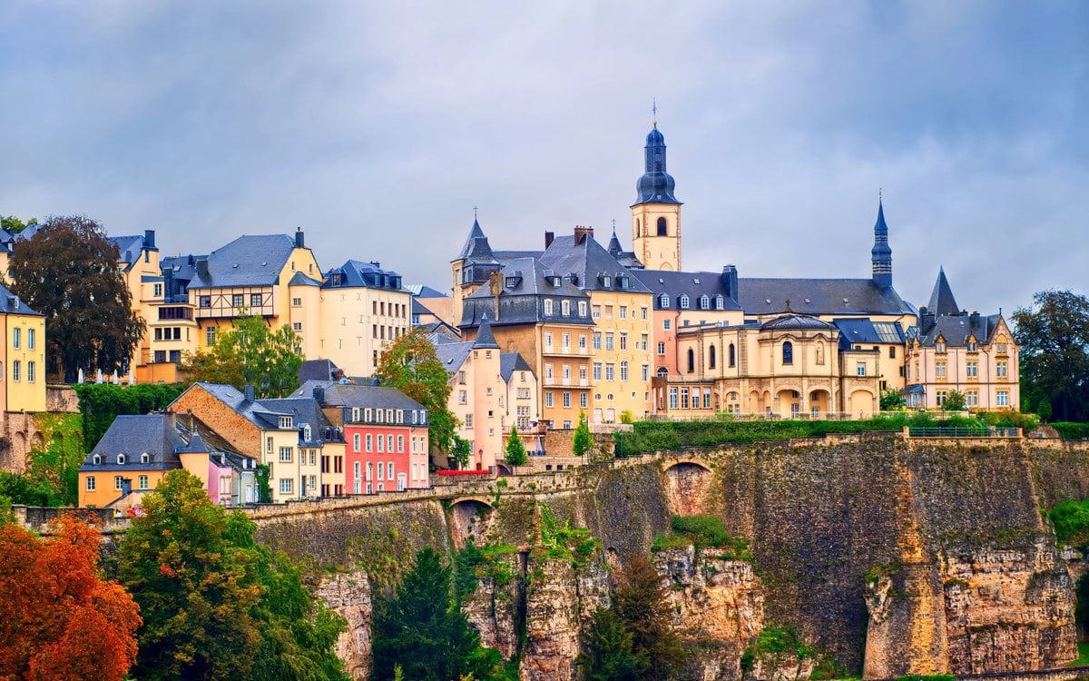 Luxembourg – $2,751