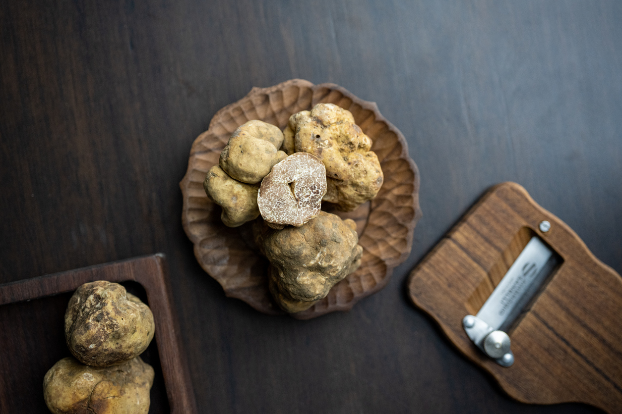 Huge Italian Truffle To Fetch $216,000